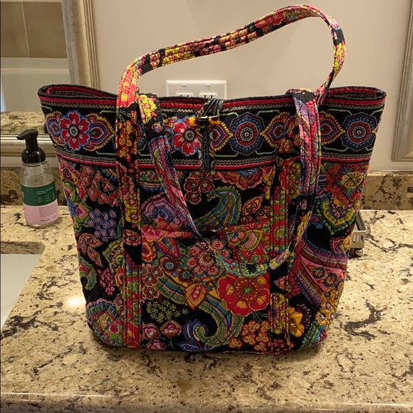Vera Bradley Handbags - Vera Bradley Tote
